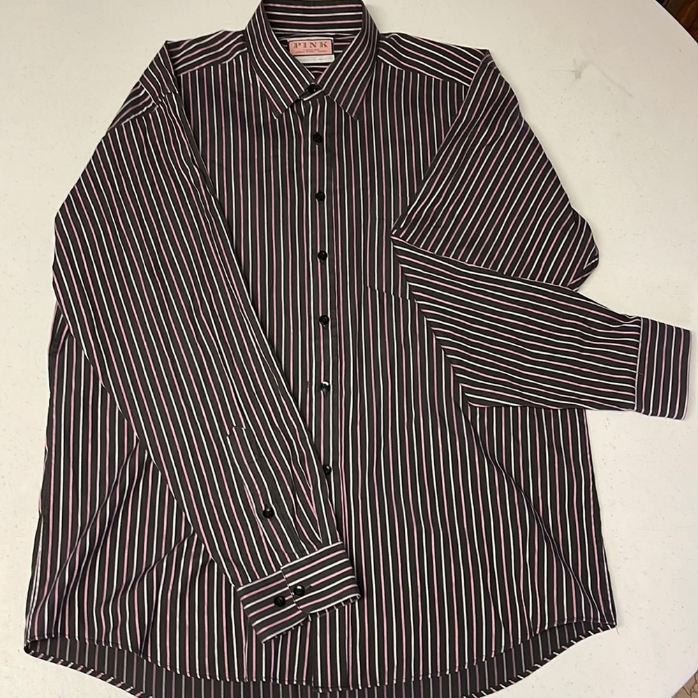 Thomas Pink men’s dress button down shirt.